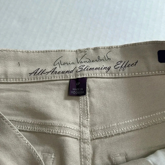 Gloria Vanderbilt Amanda Skimmer Crop Stretch Embellished Pockets Size 6P NWT - Picture 8 of 13
